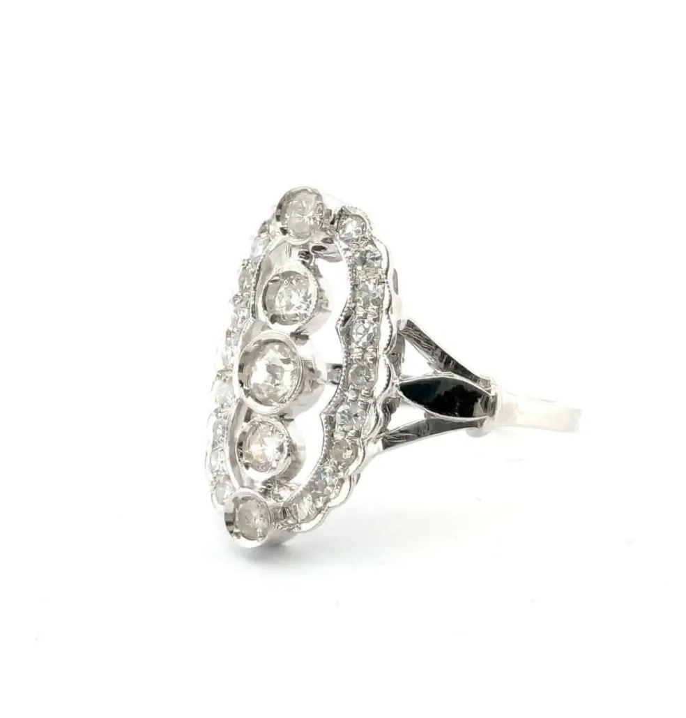 Bague en or blanc avec diamants