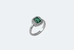 Bague en or blanc avec diamants et émeraude