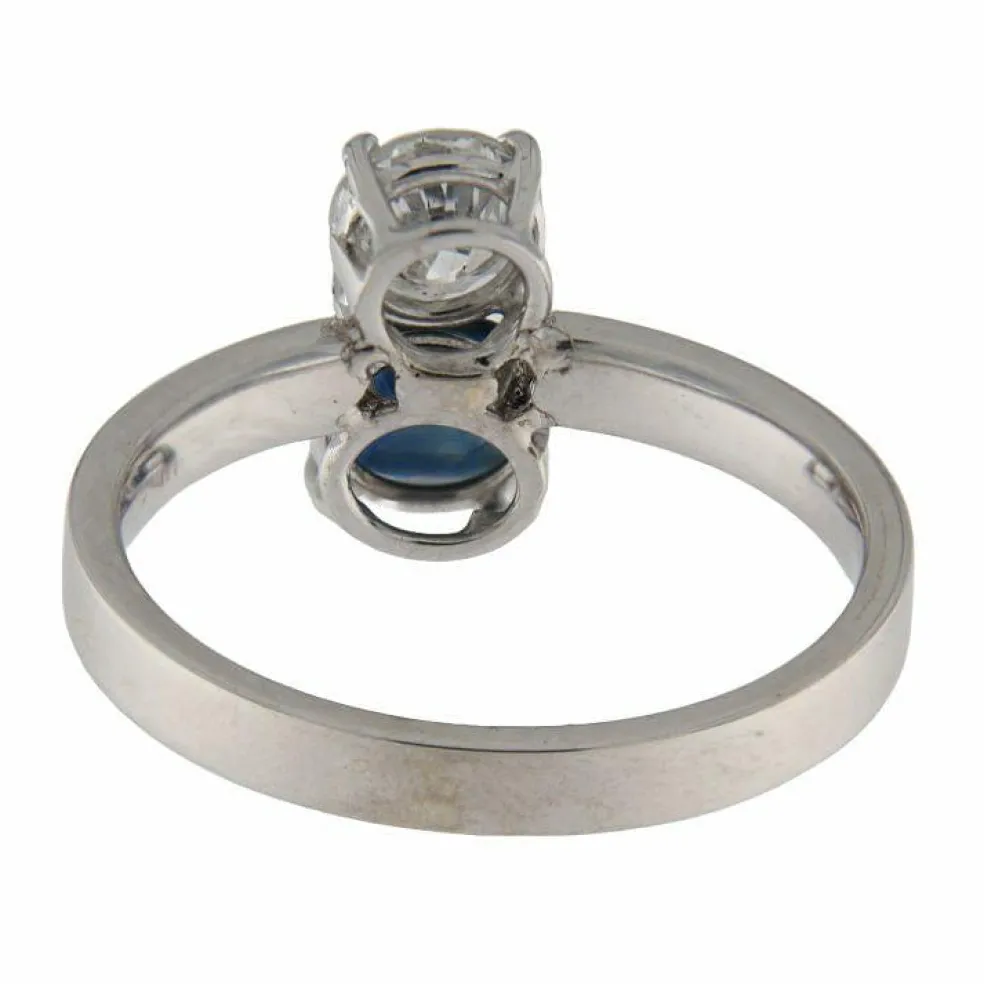 Bague en or blanc avec diamant et saphir