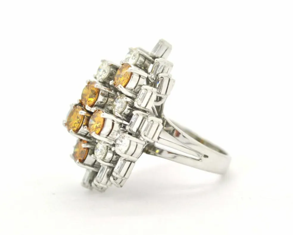 Bague en or blanc avec diamants jaunes et blancs