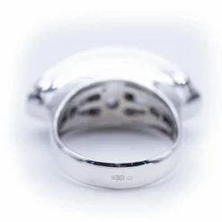Bague en or blanc avec diamants