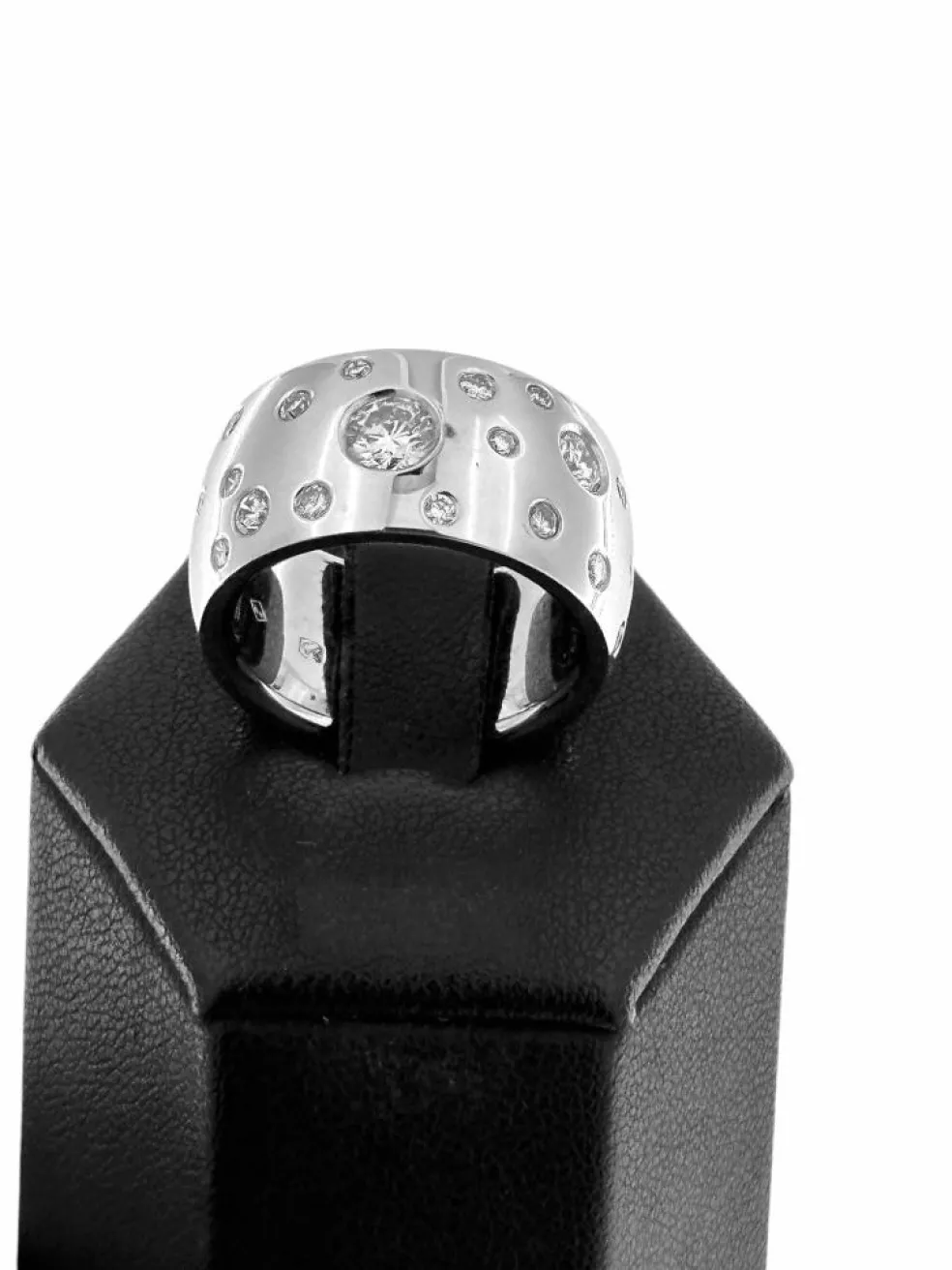 Bague en or blanc avec diamants, certifiée HRD