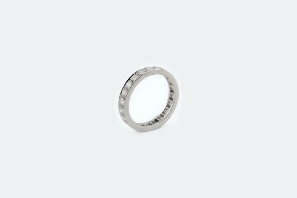 Bague en or blanc avec diamants