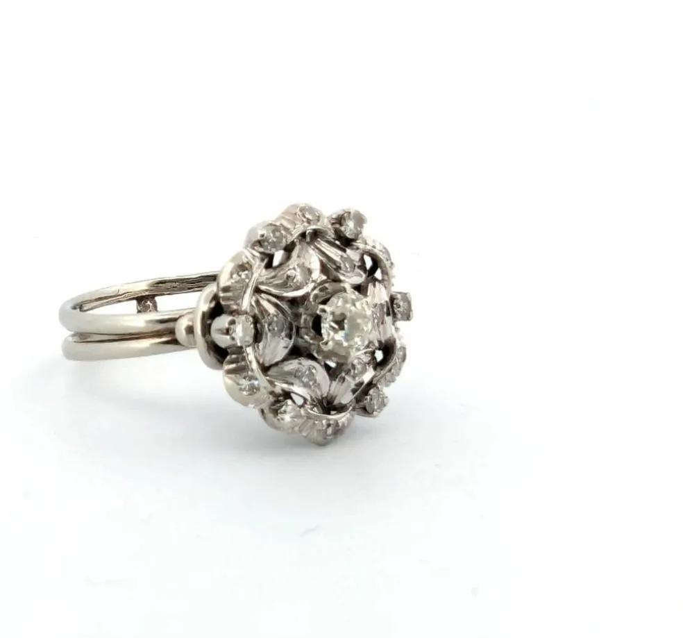 Bague en or blanc avec diamants