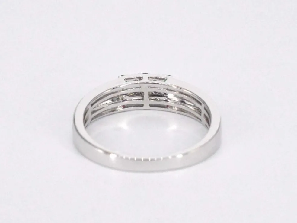 Bague en or blanc avec diamant et pierres précieuses multicolores