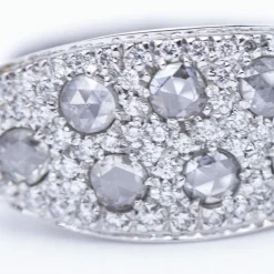 Bague en or blanc avec diamants