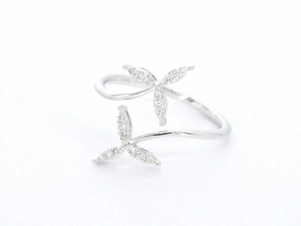 Bague en or blanc avec diamants