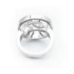 bague en or blanc avec diamants