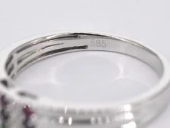 Bague en or blanc avec diamant et pierres précieuses multicolores