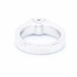 Bague en or blanc avec diamants