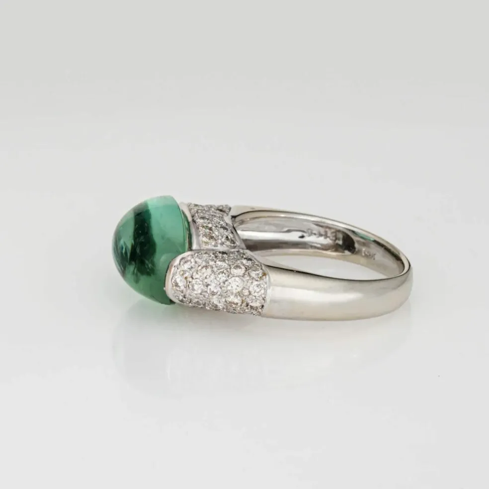 Bague en or blanc avec diamants et tourmaline verte écume de mer