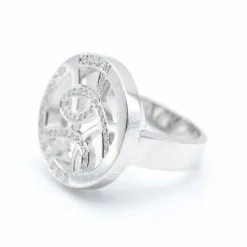 bague en or blanc avec diamants