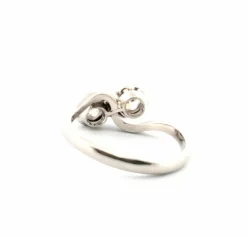 Bague en or blanc avec diamants taille ancienne