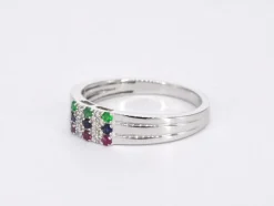 Bague en or blanc avec diamant et pierres précieuses multicolores