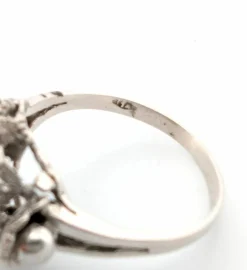 Bague en or blanc avec diamant