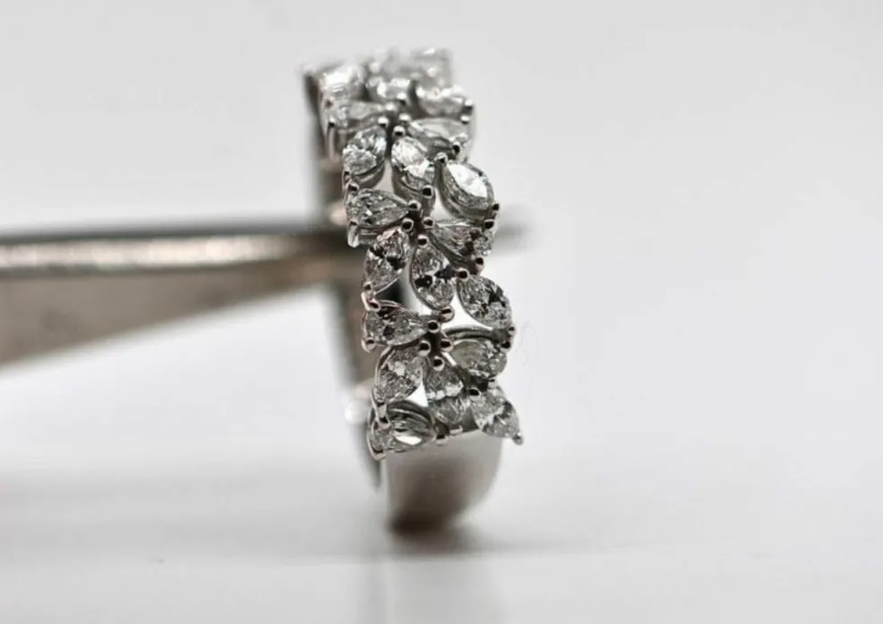 Bague en or blanc avec diamants de 1.010 carats