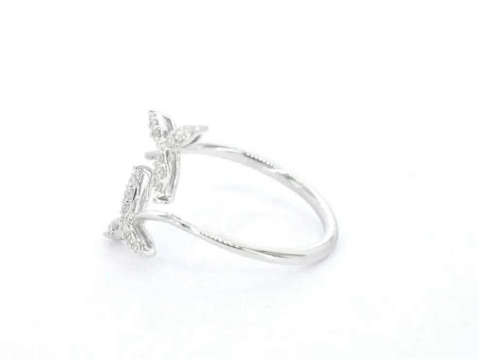 Bague en or blanc avec diamants