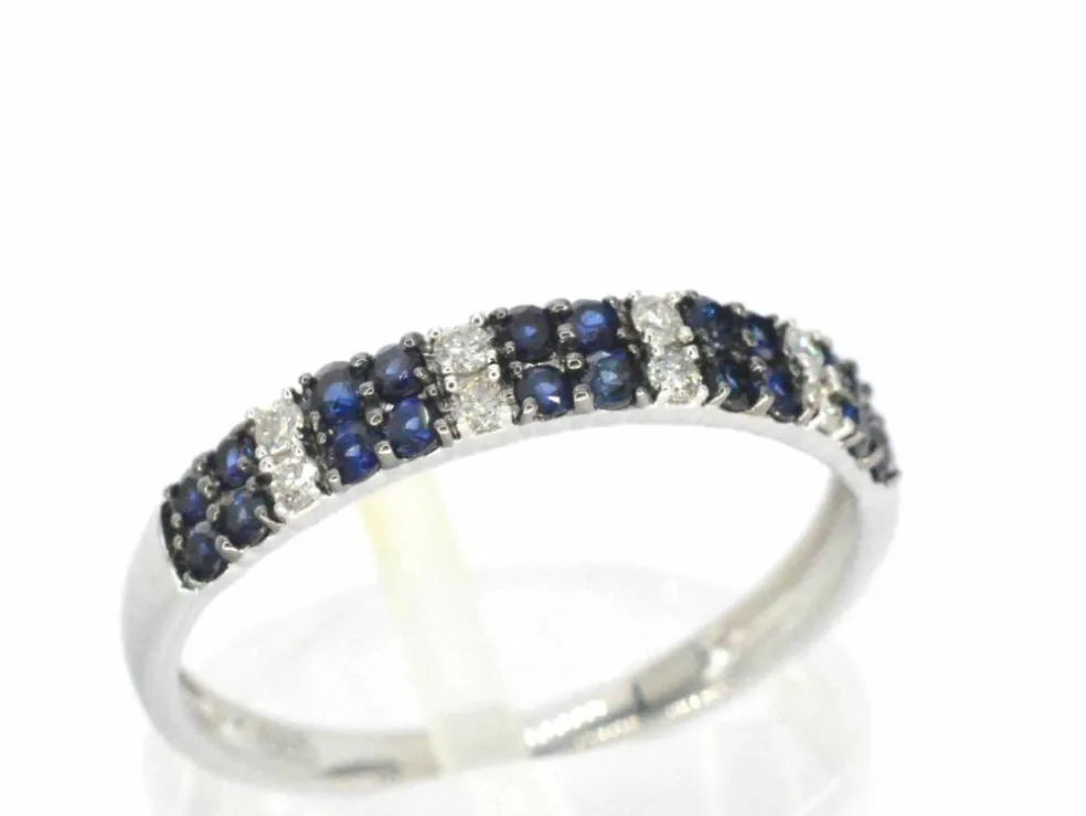 Bague en or blanc avec diamants et saphirs
