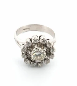 Bague en or blanc avec diamants
