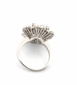 Bague en or blanc avec diamants
