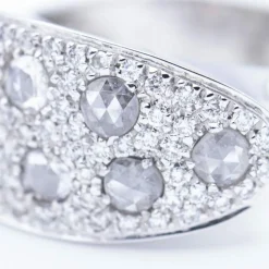 Bague en or blanc avec diamants