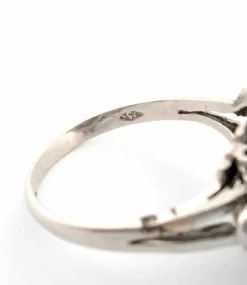 Bague en or blanc avec diamant