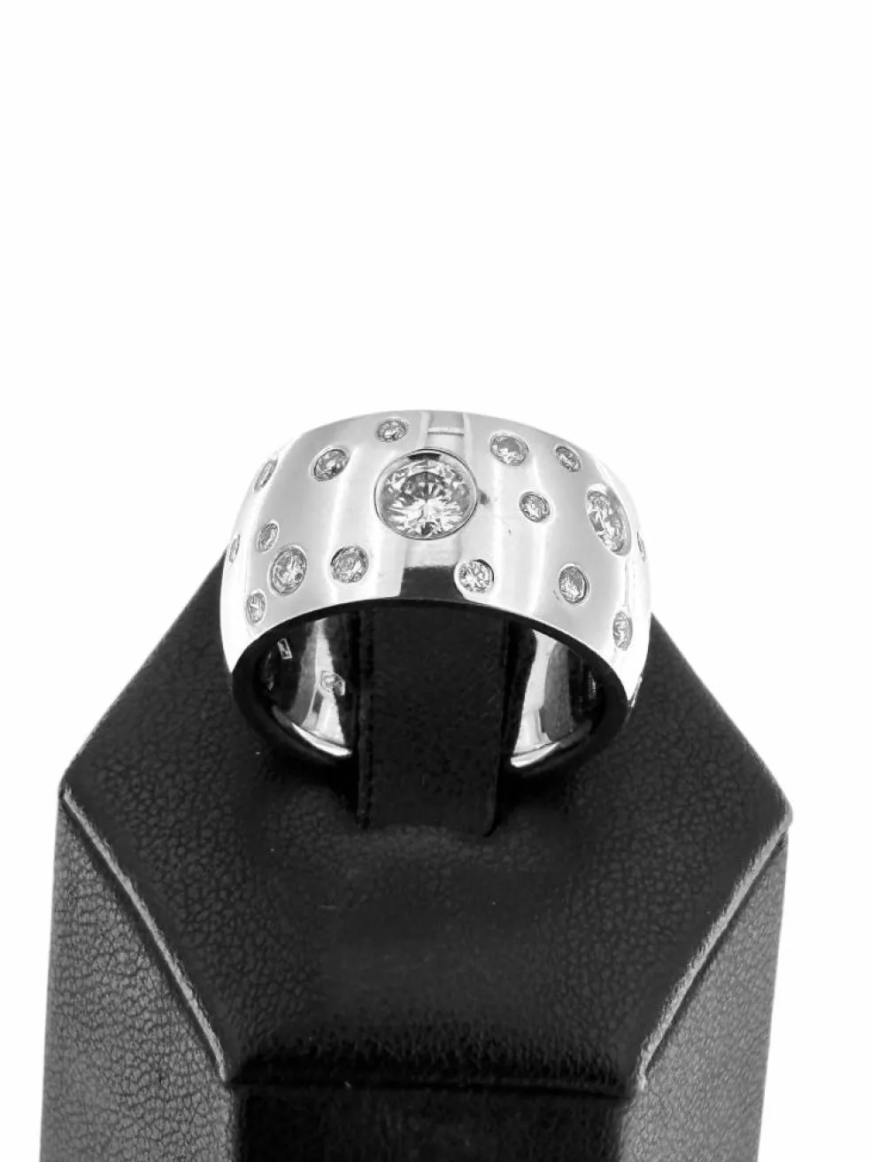 Bague en or blanc avec diamants, certifiée HRD