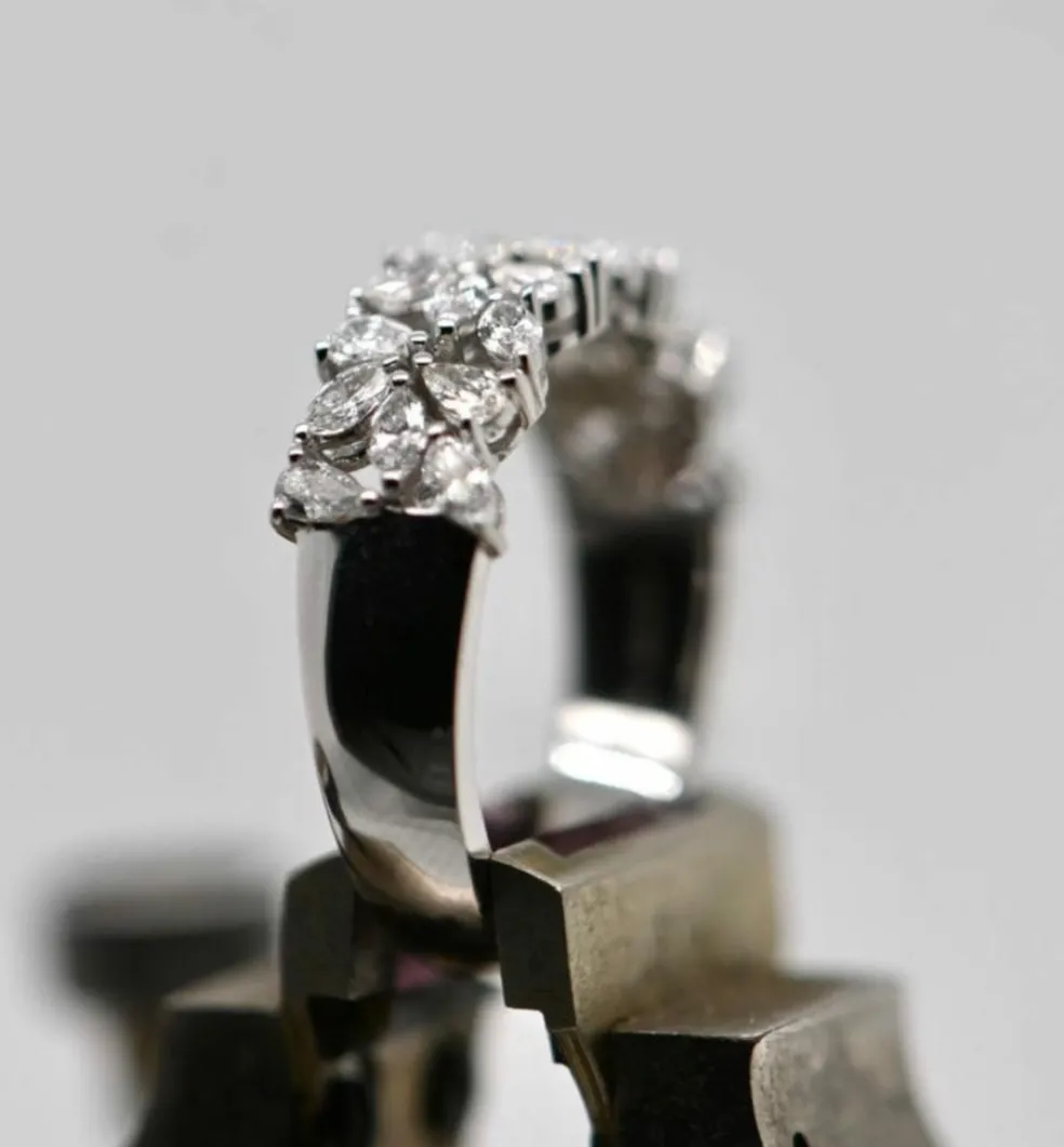 Bague en or blanc avec diamants de 1.010 carats