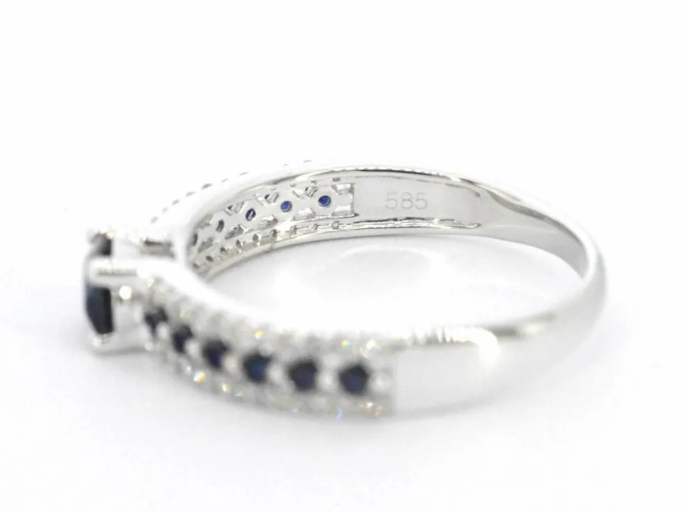 Bague en or blanc avec diamants et saphirs