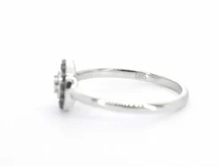Bague en or blanc avec diamants et saphirs