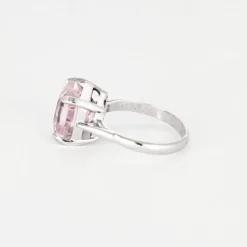 Bague en Or blanc avec Kunzite