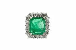 Bague en or blanc avec émeraude et diamants
