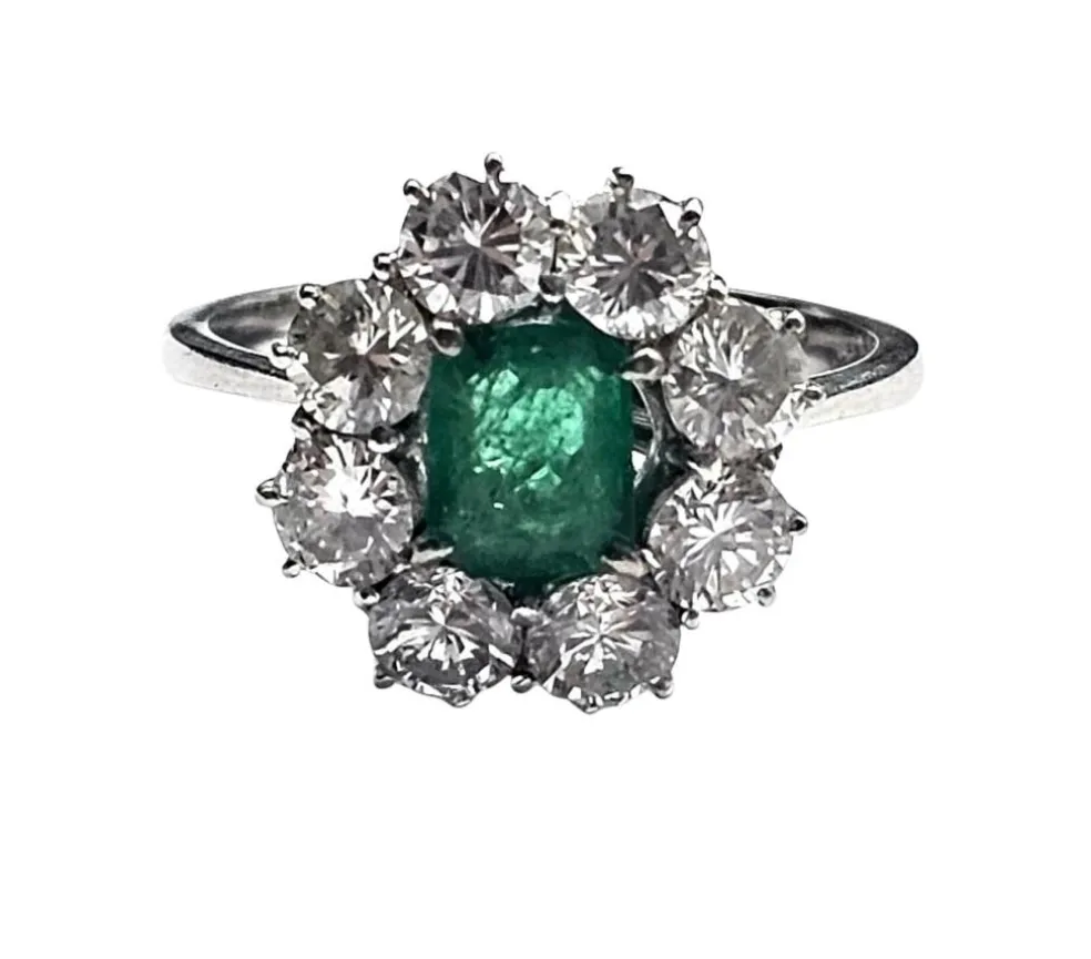 Bague en or blanc avec émeraude et diamants