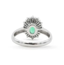 Bague en or blanc avec émeraude de Colombie