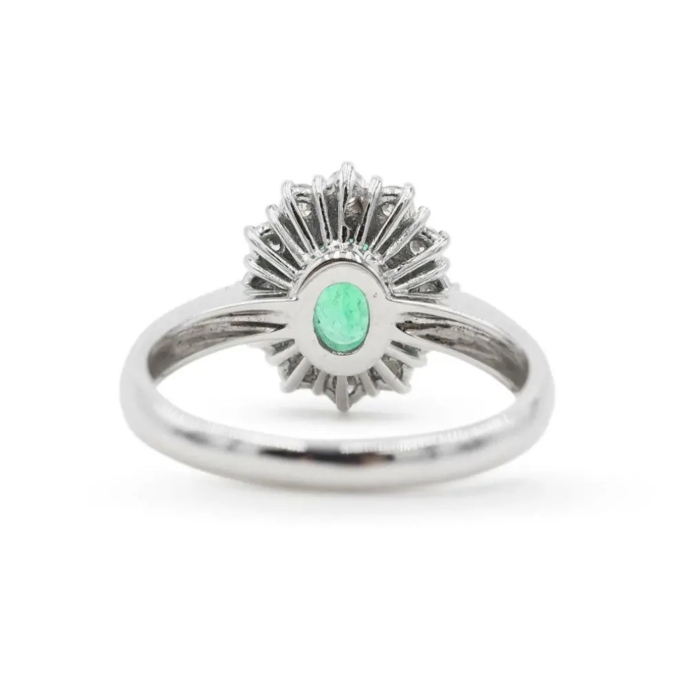 Bague en or blanc avec émeraude de Colombie