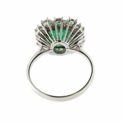 Bague en or blanc avec émeraude et diamants