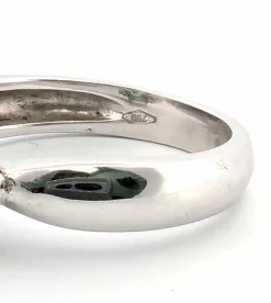 Bague en or blanc avec émeraude et diamants