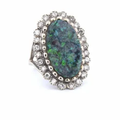 Bague en or blanc avec opale et diamants