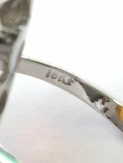 Bague en or blanc avec opale et diamants