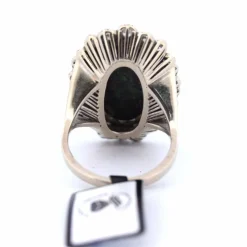 Bague en or blanc avec opale et diamants
