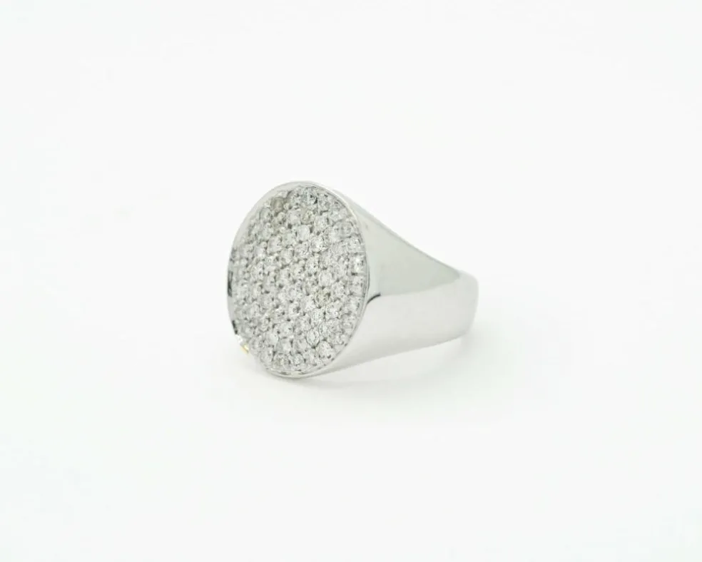 Bague en or blanc avec pavé de diamants