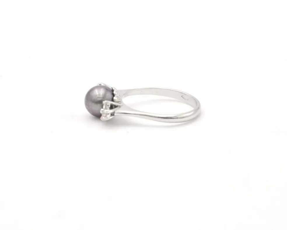 Bague en or blanc avec perle de Tahiti et diamants