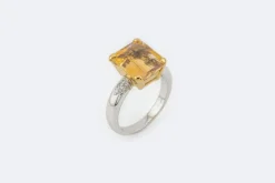 Bague en or blanc avec quartz citrine