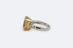 Bague en or blanc avec quartz citrine