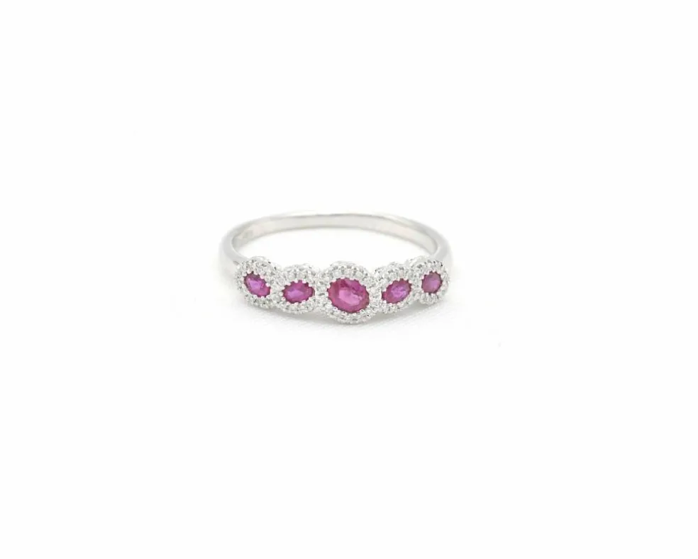 Bague en or blanc avec rubis et diamants