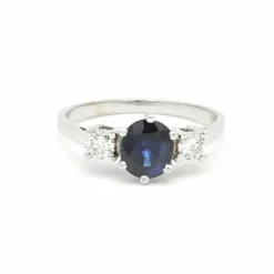 Bague en or blanc avec saphir et diamants