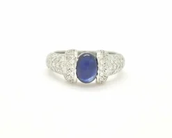 Bague en or blanc avec saphir et diamants