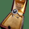 Bague en or blanc avec saphir et diamants