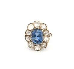 Bague en or blanc avec saphir et diamants