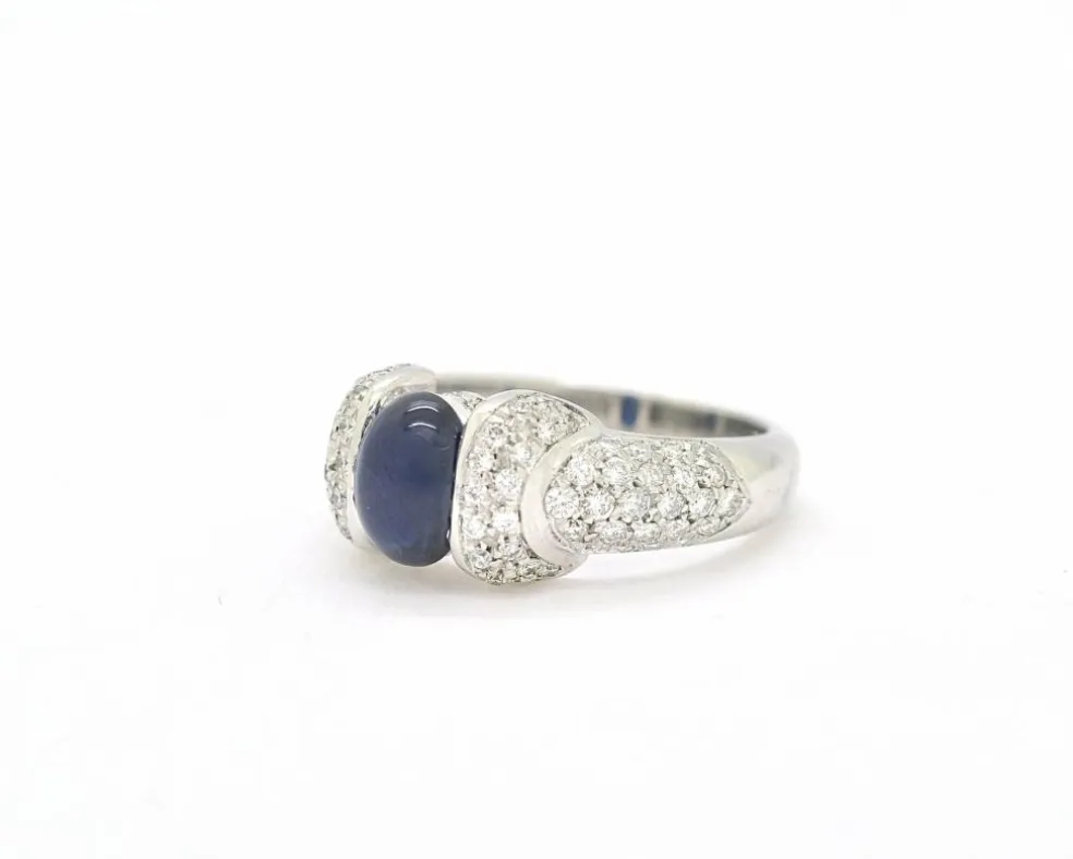Bague en or blanc avec saphir et diamants